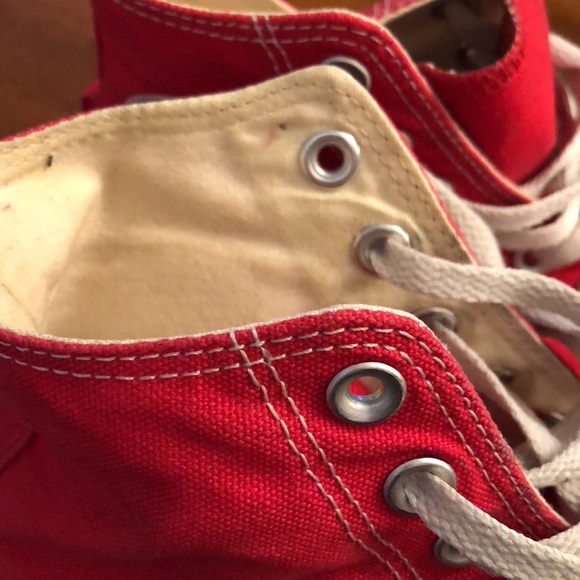 Red high top converse - Picture 10 of 13